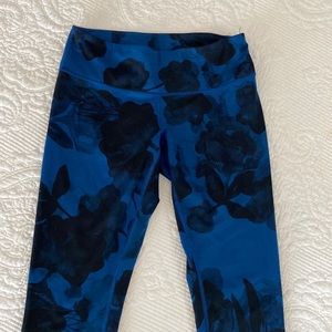 Lululemon leggings size 6